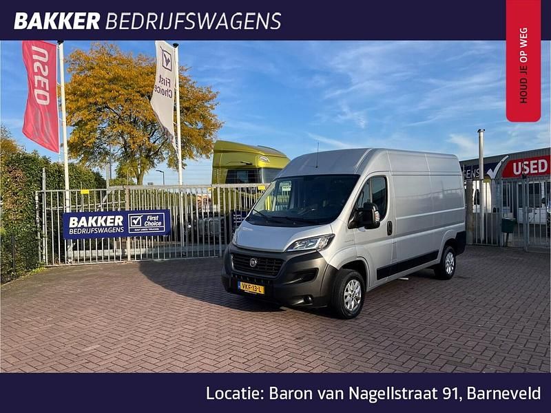 Grijs Gebruikt 2021 Fiat Ducato Van | € 19.900 - Afbeelding 1/4