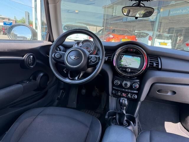 Occasion Mini ONE Pepper 74 PK (54 kW) 2018 Blauw, metallic lak Hatchback