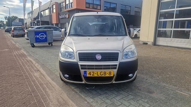 Occasion Fiat Doblò Dynamic 78 PK (57 kW) 2010 Beige MPV