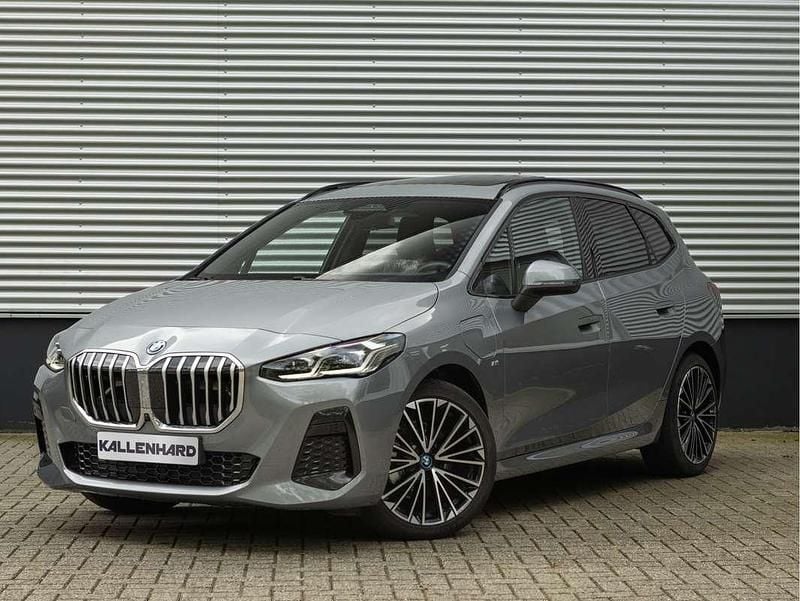 Grijs Gebruikt 2024 BMW 225 Active Tourer M Sport MPV | € 39.875 (Super prijs) - Afbeelding 1/4