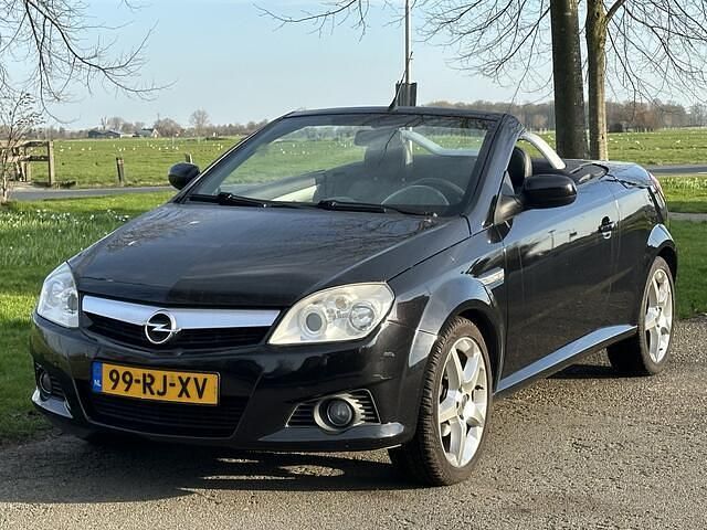 Occasion Opel Tigra Cosmo 127 PK (93 kW) 2005 Zwart Cabriolet