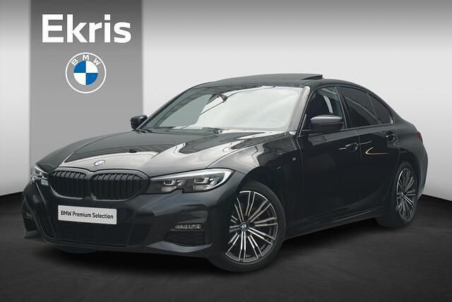 Zwart Gebruikt 2021 BMW 318 M Sport Sedan | € 33.750 (Eerlijke prijs) - Afbeelding 1/4