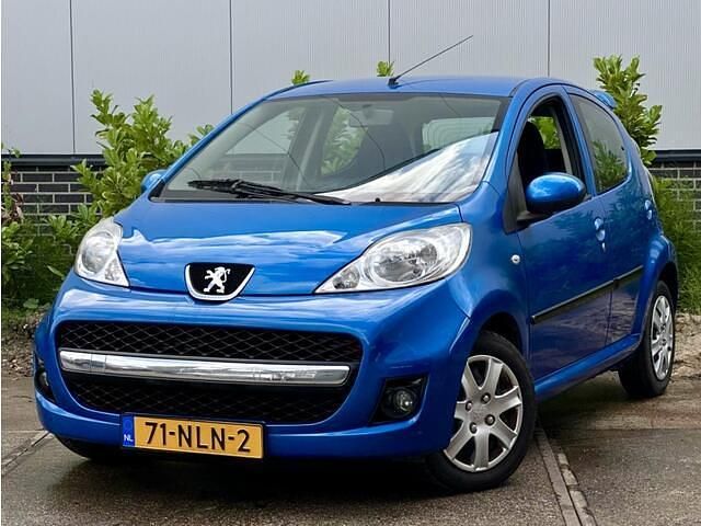Blauw, metallic lak Gebruikt 2010 Peugeot 107 Hatchback | € 2.950 (Eerlijke prijs) - Afbeelding 1/4