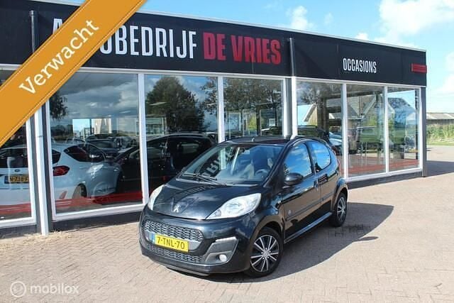 Zwart Gebruikt 2014 Peugeot 107 Envy Hatchback | € 5.850 (Iets duurder) - Afbeelding 1/4