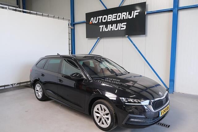 Zwart Gebruikt 2021 Skoda Octavia Business Line Stationwagen | € 14.750 (Eerlijke prijs) - Afbeelding 1/4