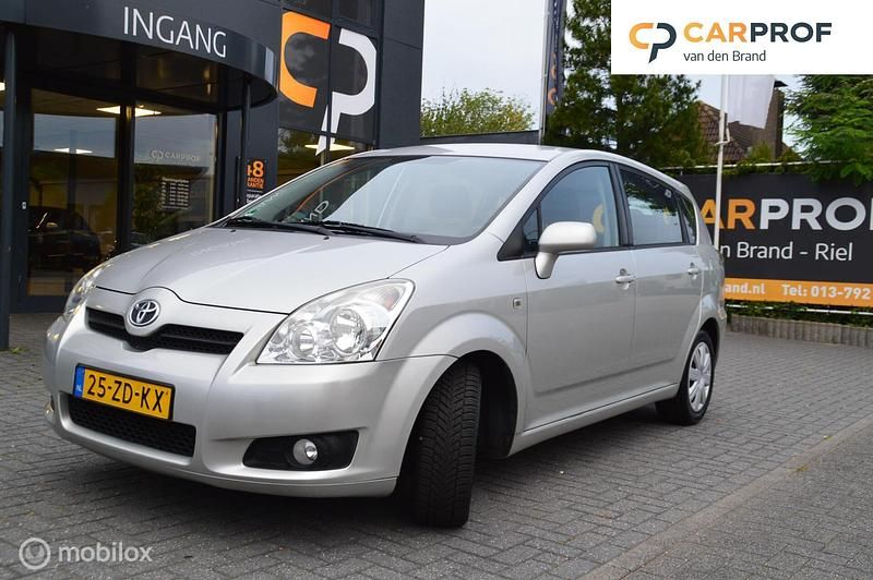 Grijs Gebruikt 2008 Toyota Verso MPV | € 4.950 - Afbeelding 1/4