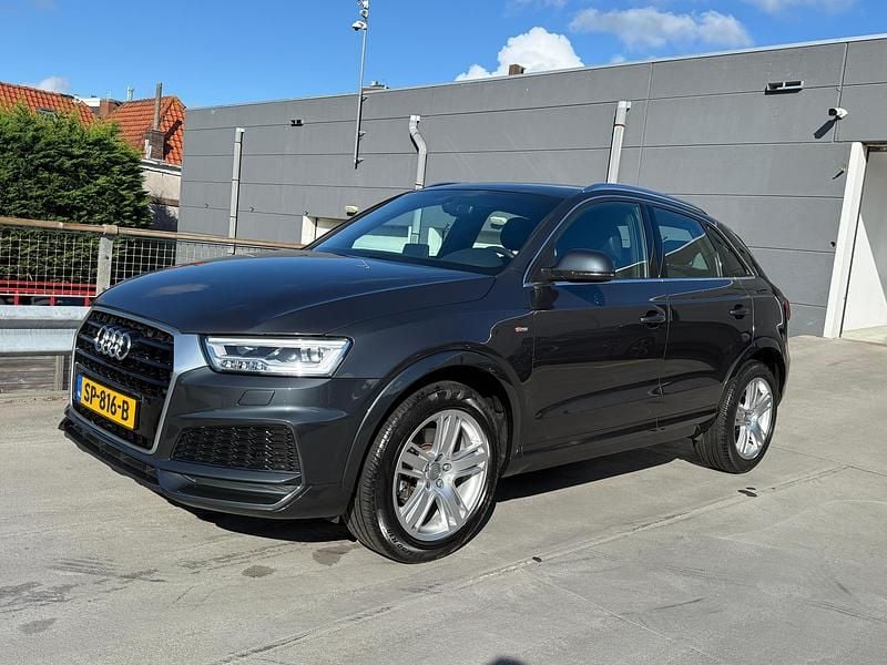 Grijs Gebruikt 2018 Audi Q3 Sport SUV | € 25.140 (Goede deal) - Afbeelding 1/4