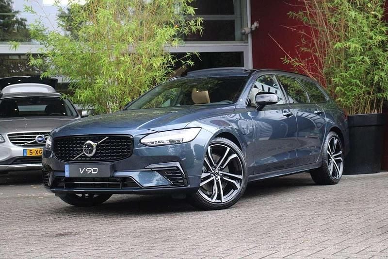 Blauw Nieuw 2025 Volvo V90 Executive Stationwagen | € 79.440 - Afbeelding 1/4