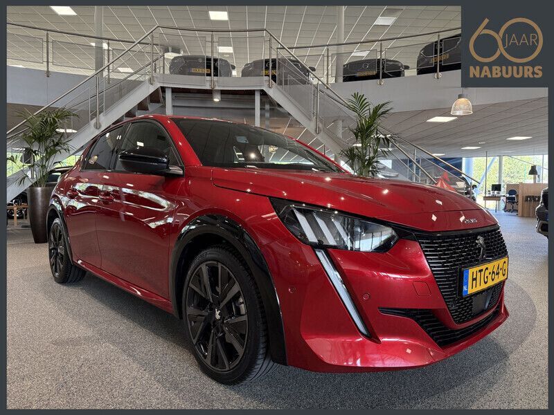 Rood Gebruikt 2022 Peugeot 208 GT Hatchback | € 20.750 (Eerlijke prijs) - Afbeelding 1/4
