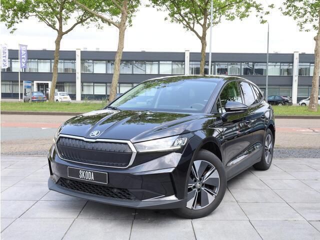 Zwart, metallic lak Gebruikt 2023 Skoda Enyaq iV SUV | € 23.850 (Super prijs) - Afbeelding 1/4