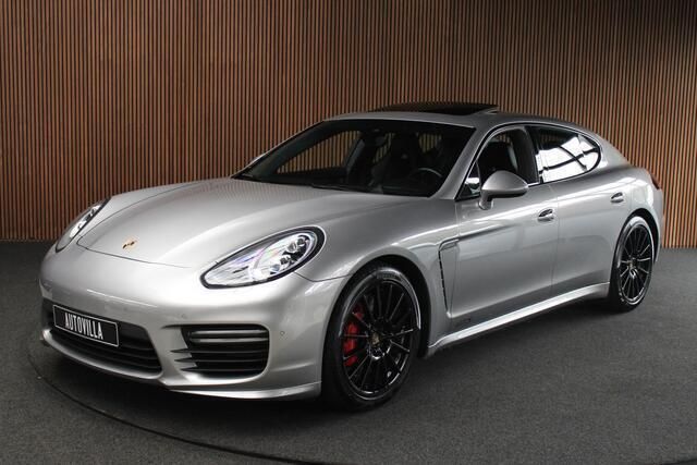 Grijs, metallic lak Gebruikt 2015 Porsche Panamera Sedan | € 57.500 - Afbeelding 1/4