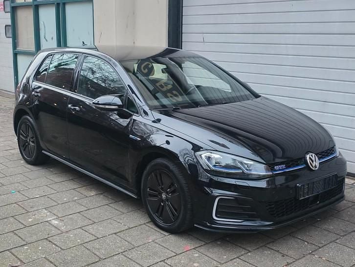 Occasion 2018 VW e-Golf Hatchback | € 11.999 (Super prijs) - Afbeelding 1/4