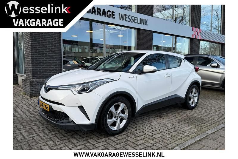 Wit Occasion 2021 Toyota C-HR SUV | € 15.400 (Super prijs) - Afbeelding 1/4