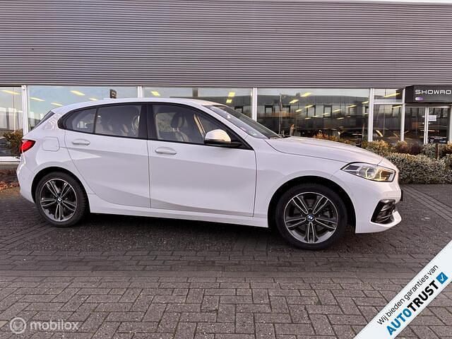Occasion BMW 118 Sport Line 136 PK (100 kW) 2021 Wit Hatchback