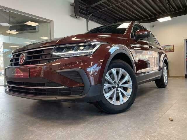 Bruin Gebruikt 2021 VW Tiguan Active SUV | € 33.990 (Eerlijke prijs) - Afbeelding 1/4