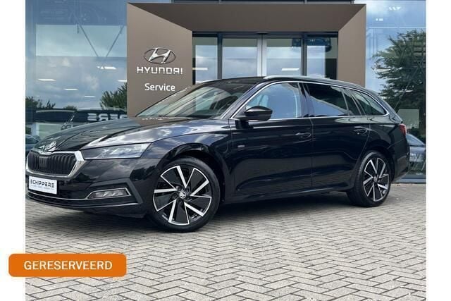 Zwart Gebruikt 2020 Skoda Octavia First Edition Stationwagen | € 25.900 (Super prijs) - Afbeelding 1/4