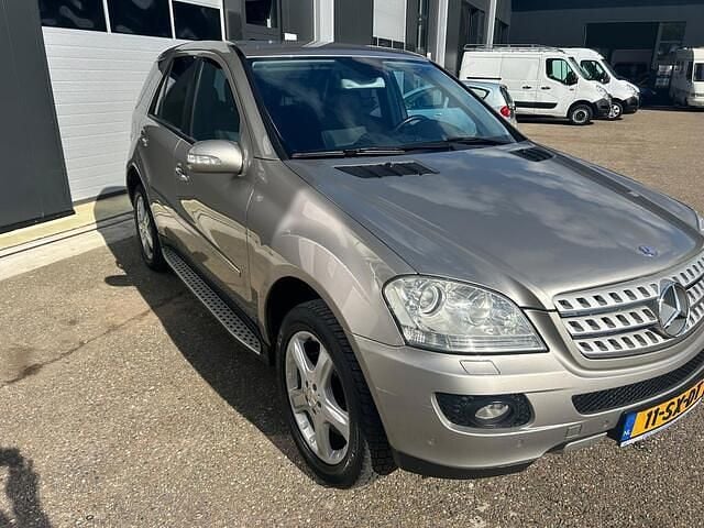 Occasion Mercedes 500 306 PK (225 kW) 2006 Grijs SUV
