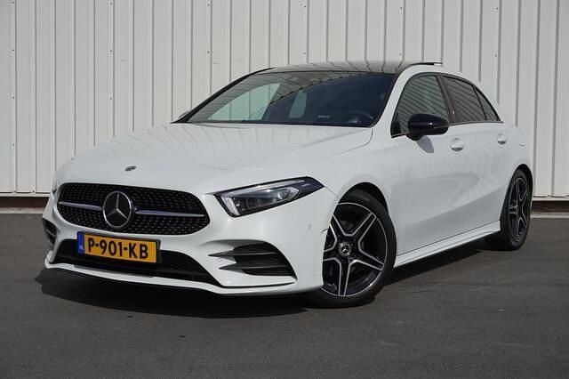 Wit Gebruikt 2018 Mercedes A200 Business Hatchback | € 19.999 (Eerlijke prijs) - Afbeelding 1/4