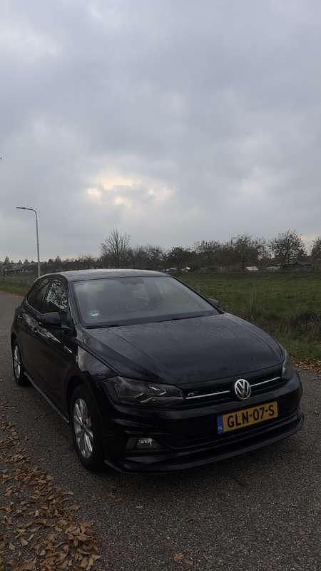 Zwart Gebruikt 2018 VW Polo R-line Hatchback | € 13.999 (Eerlijke prijs) - Afbeelding 1/4
