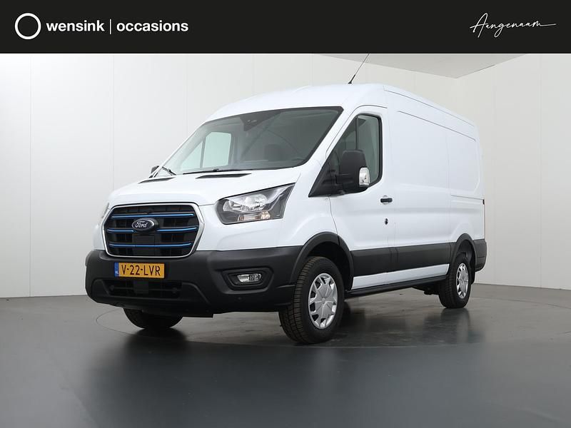 Wit Nieuw 2025 Ford E-Transit Trend Van | € 35.850 - Afbeelding 1/4