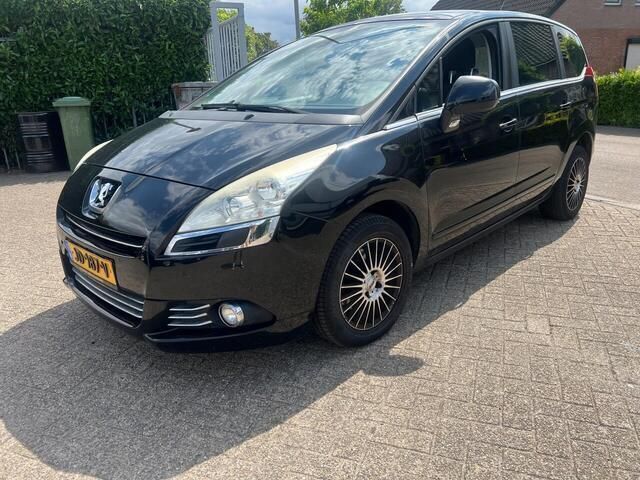 Zwart Gebruikt 2010 Peugeot 5008 MPV | € 3.999 (Eerlijke prijs) - Afbeelding 1/4