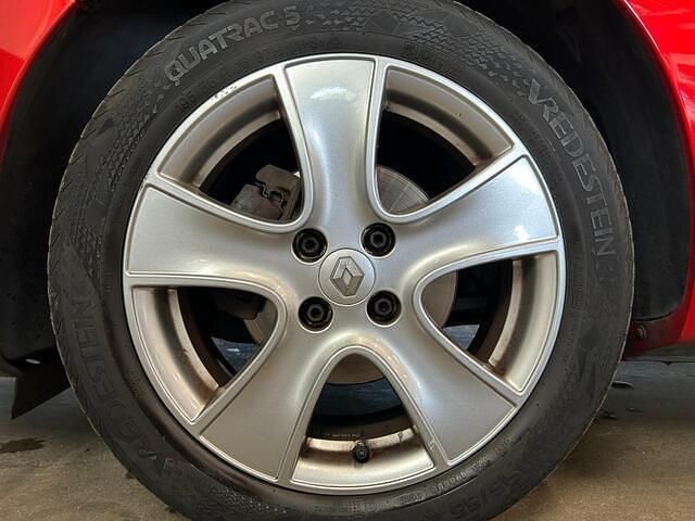 Occasion Renault Clio GrandTour Expression 90 PK (66 kW) 2013 Rood Stationwagen