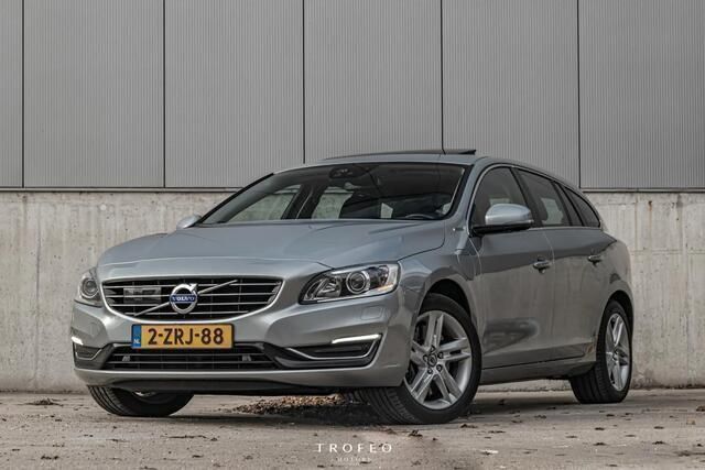 Grijs Gebruikt 2015 Volvo V60 Summum Stationwagen | € 14.850 - Afbeelding 1/4