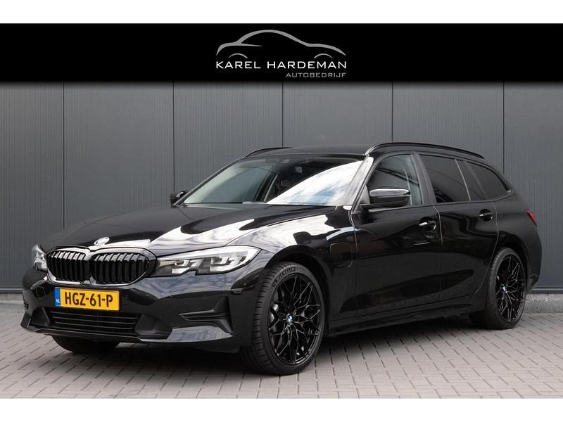Zwart Gebruikt 2020 BMW 330 Executive Stationwagen | € 29.950 (Eerlijke prijs) - Afbeelding 1/4