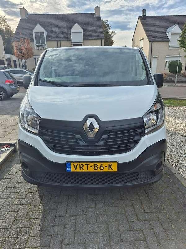 Wit Occasion 2017 Renault Trafic MPV | € 9.999 (Eerlijke prijs) - Afbeelding 1/4
