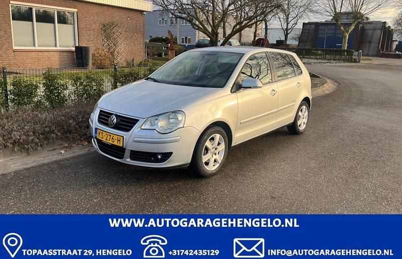 Grijs Gebruikt 2008 VW Polo Highline Hatchback | € 2.495 (Goede deal) - Afbeelding 1/4