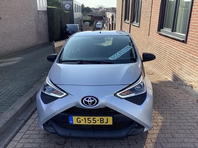 Occasion Toyota Aygo 72 PK (52 kW) 2019 Grijs (metallic) Hatchback