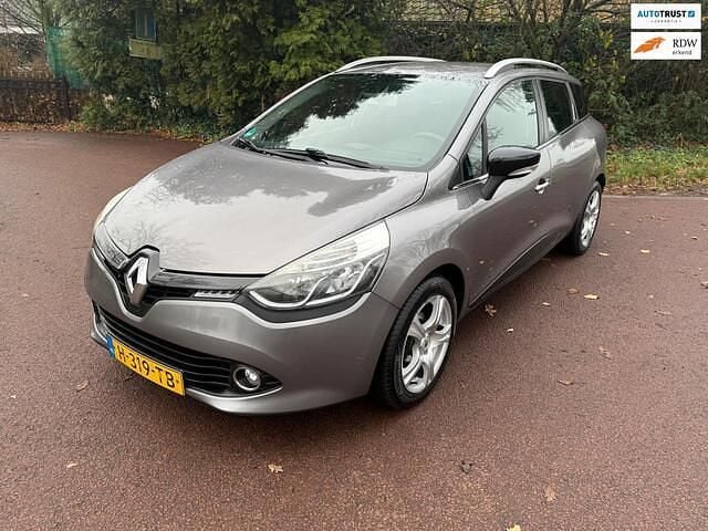 Grijs Occasion 2015 Renault Clio GrandTour Dynamique Stationwagen | € 6.795 (Eerlijke prijs) - Afbeelding 1/4