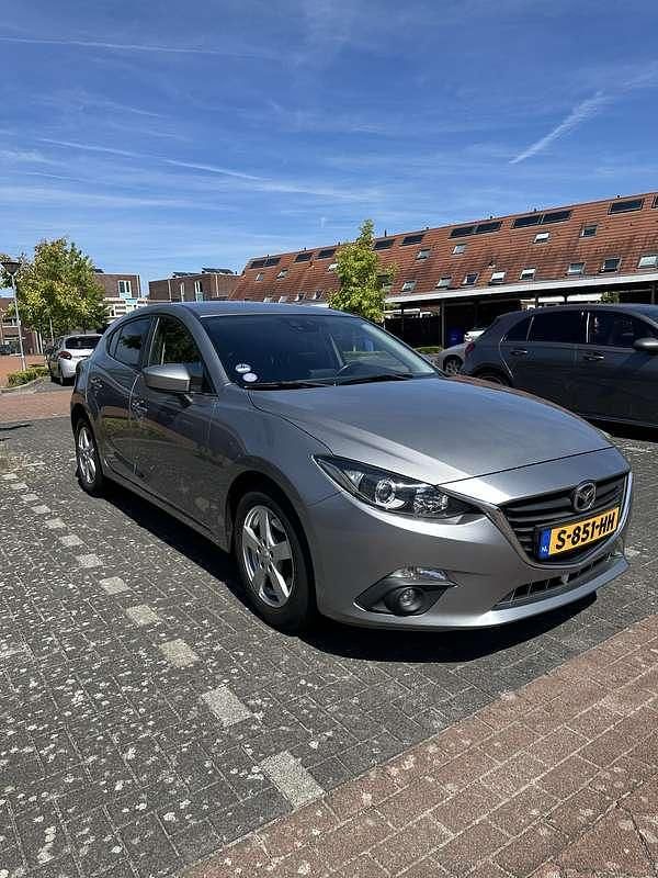 Grijs Gebruikt 2013 Mazda 3 Hatchback | € 11.999 (Eerlijke prijs) - Afbeelding 1/4