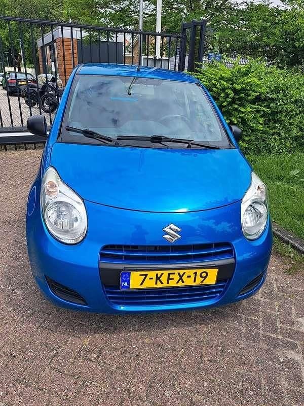 Blauw Gebruikt 2013 Suzuki Alto Hatchback | € 3.800 (Eerlijke prijs) - Afbeelding 1/4