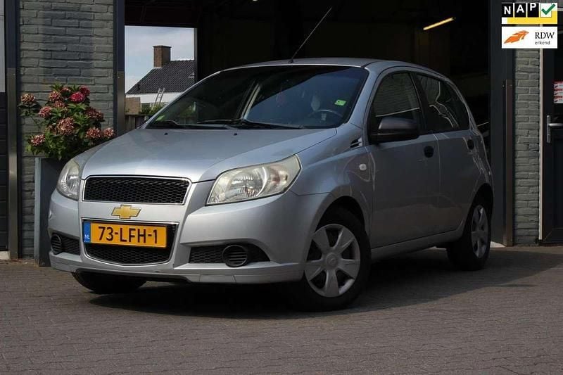 Grijs Gebruikt 2010 Chevrolet Aveo Hatchback | € 2.495 (Goede deal) - Afbeelding 1/4