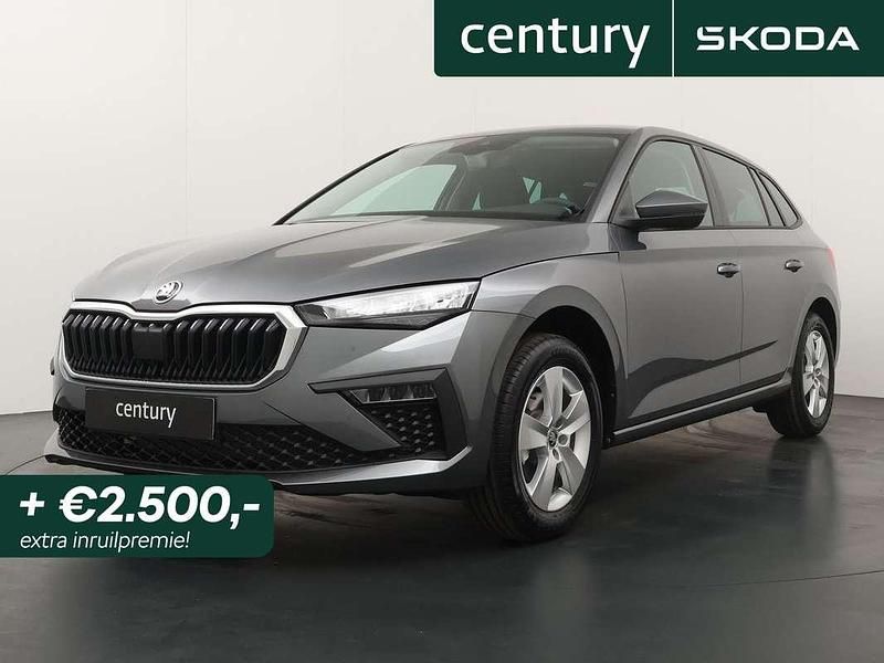Grijs Nieuw 2025 Skoda Scala Selection Hatchback | € 29.990 (Eerlijke prijs) - Afbeelding 1/4