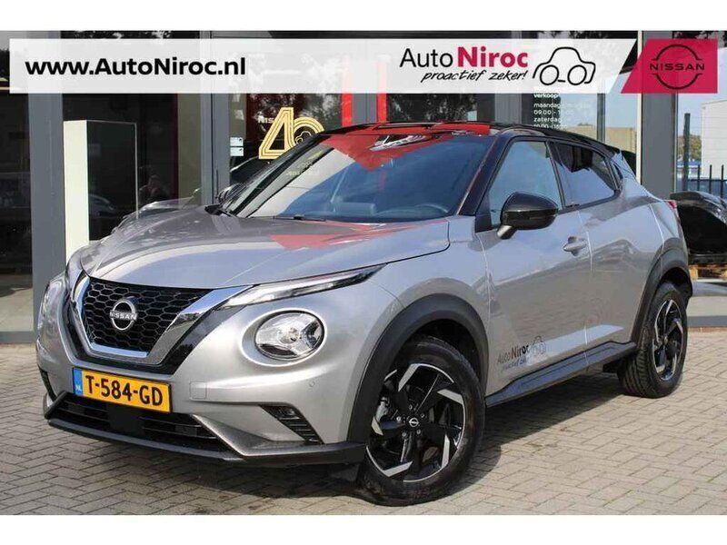 Twotone (platinum silver & black) Gebruikt 2023 Nissan Juke N-Connecta SUV | € 23.240 (Iets duurder) - Afbeelding 1/4