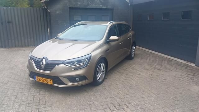 Bruin Gebruikt 2017 Renault Mégane GrandTour Zen Stationwagen | € 7.950 (Goede deal) - Afbeelding 1/3