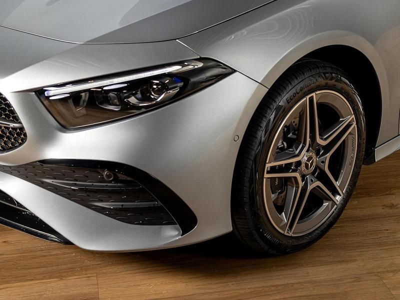 Occasion Mercedes A250 Business 218 PK (160 kW) 2025 Grijs Hatchback