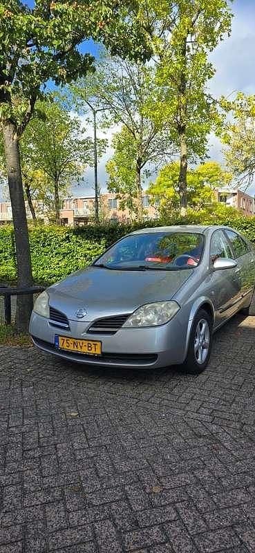 Zilver Gebruikt 2004 Nissan Primera Visia Hatchback | € 900 (Eerlijke prijs) - Afbeelding 1/4