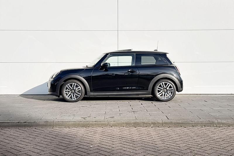 Nieuw Mini Cooper Classic 156 PK (114 kW) 2025 Zwart Hatchback