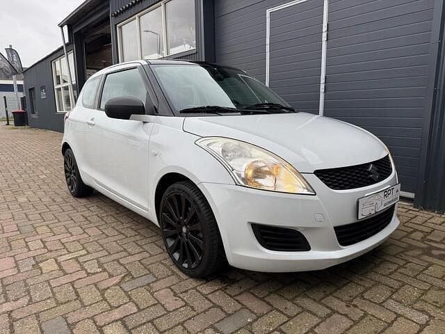 Occasion Suzuki Swift Comfort 95 PK (69 kW) 2012 Wit (metallic) Hatchback