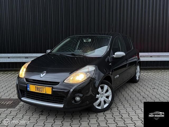 Occasion Renault Clio IV Night&Day 75 PK (55 kW) 2012 Zwart Hatchback