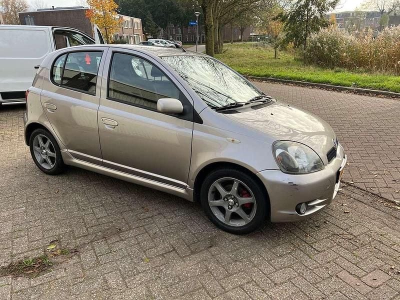 Occasion Toyota Yaris Sport 106 PK (77 kW) 2002 Beige Hatchback