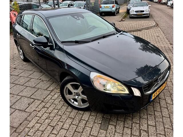 Grijs Gebruikt 2011 Volvo V60 Momentum Stationwagen | € 7.950 (Super prijs) - Afbeelding 1/4