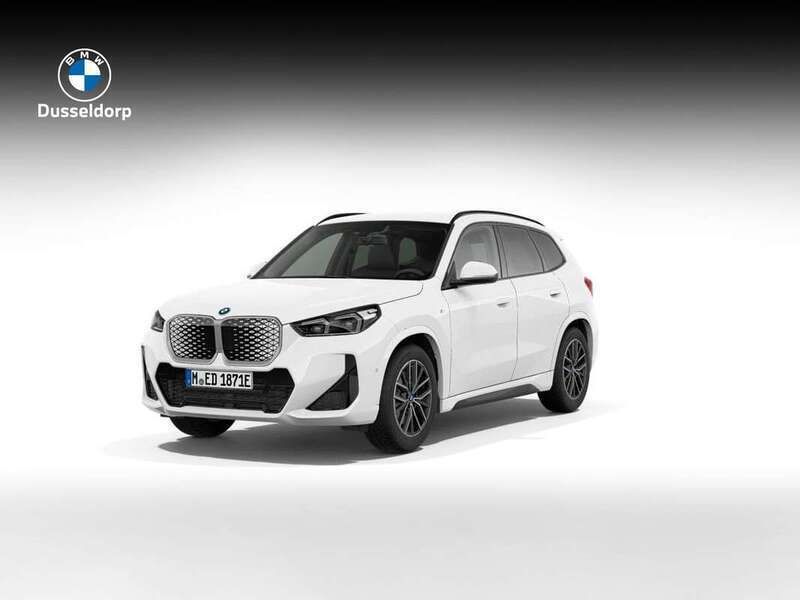 Wit Nieuw 2025 BMW iX1 M Sport SUV | € 55.950 (Super prijs) - Afbeelding 1/4