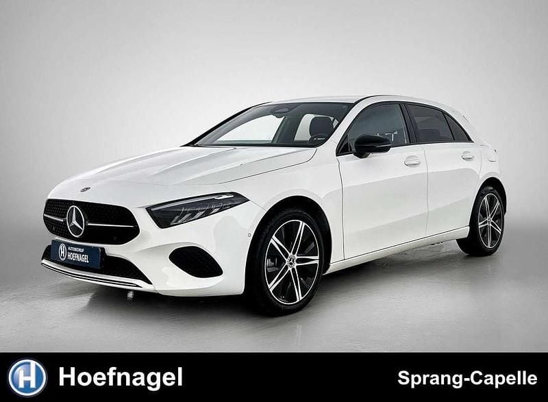 Wit Gebruikt 2023 Mercedes A250 Business Hatchback | € 30.900 (Goede deal) - Afbeelding 1/3