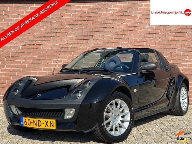 Zwart Gebruikt 2003 Smart Roadster Cabriolet | € 7.995 (Duur) - Afbeelding 1/4