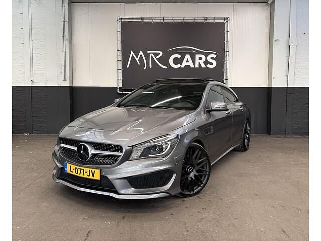 Grijs Gebruikt 2013 Mercedes CLA250 AMG Sedan | € 19.900 (Goede deal) - Afbeelding 1/4