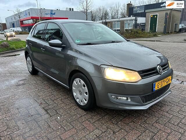 Grijs Gebruikt 2010 VW Polo Highline Hatchback | € 4.999 (Goede deal) - Afbeelding 1/4